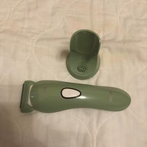 Brori electric razor for women